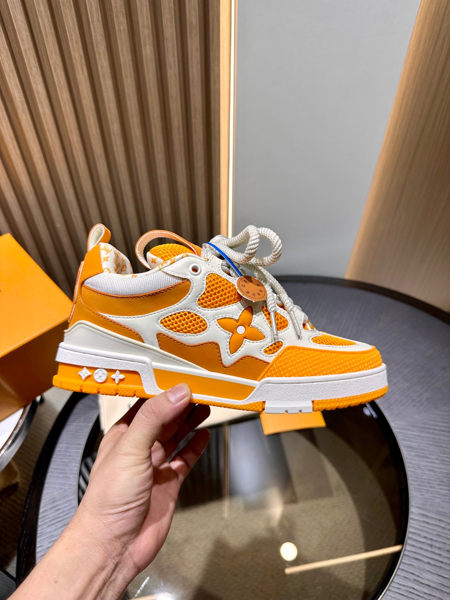 L*V SKATE "WHITE ORANGE"