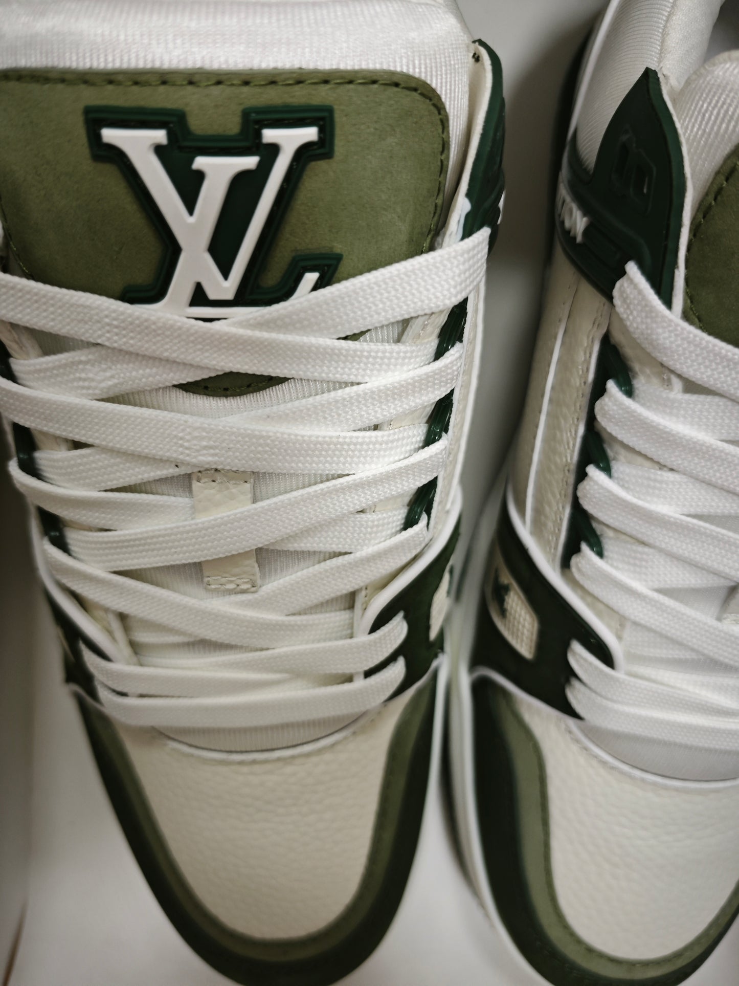 L*V TRAINER "MILITARY GREEN"