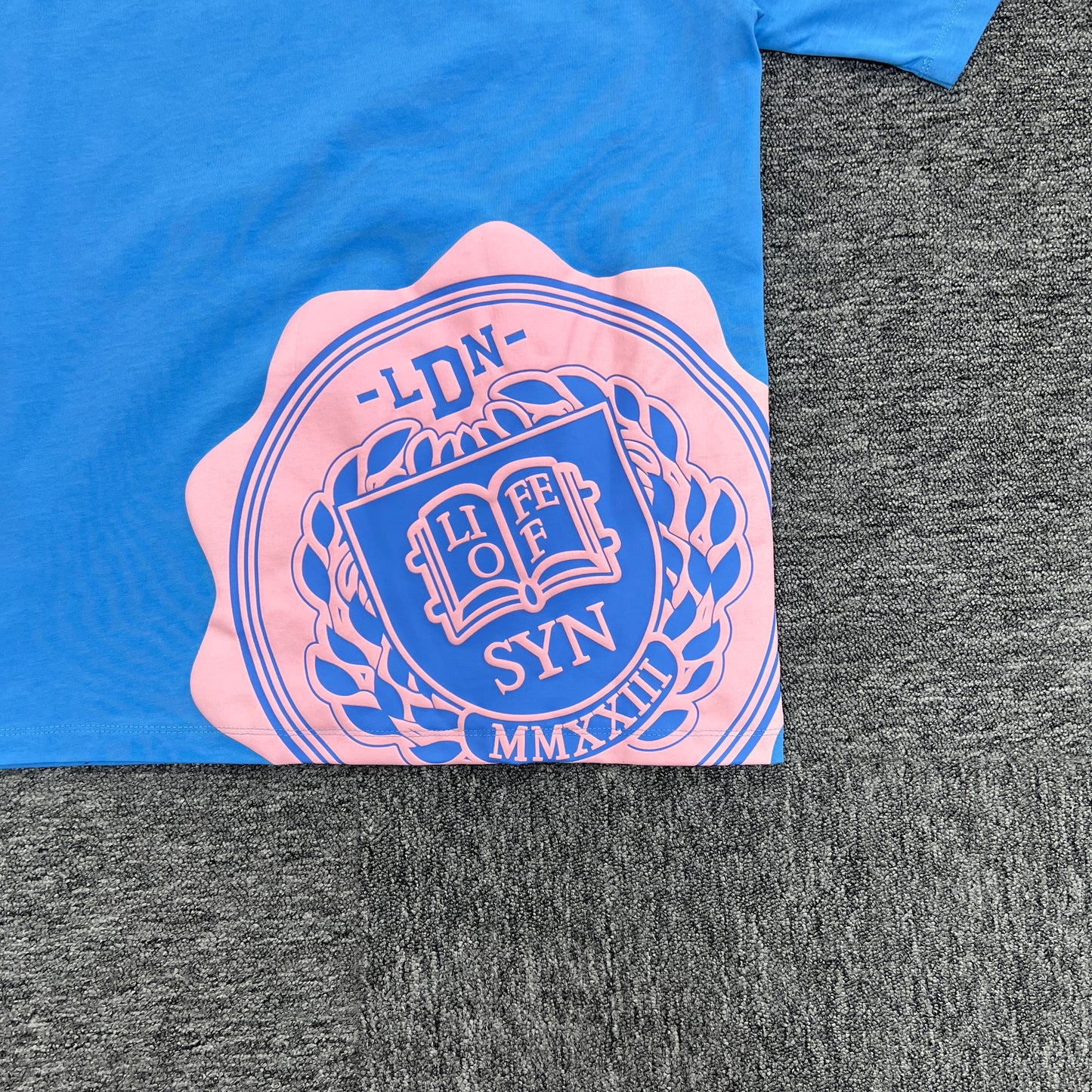 SY*A Tee "PINK BLUE"