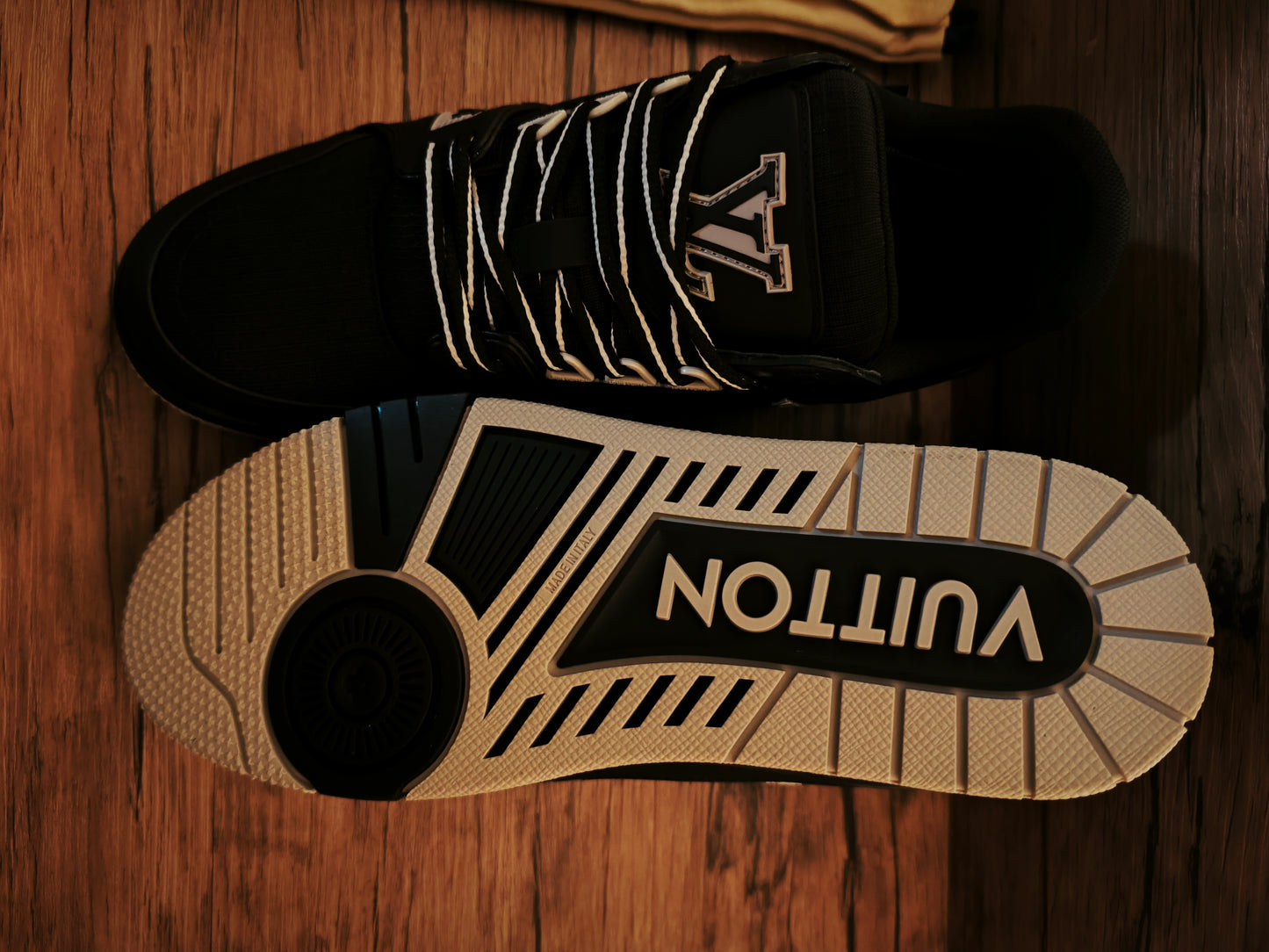 L*V TRAINER "DARK"