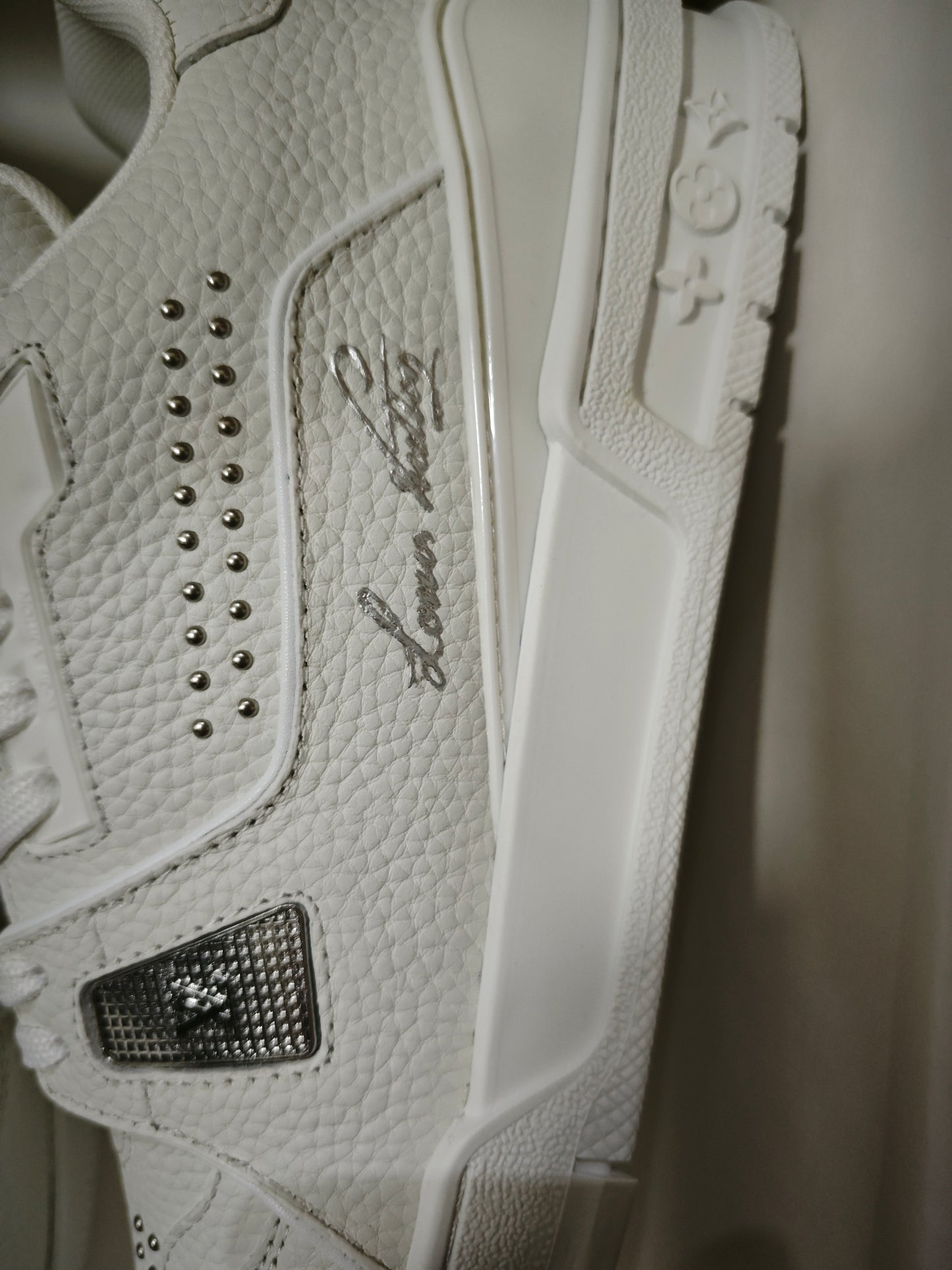 L*V TRAINER "WHITE GRAY"
