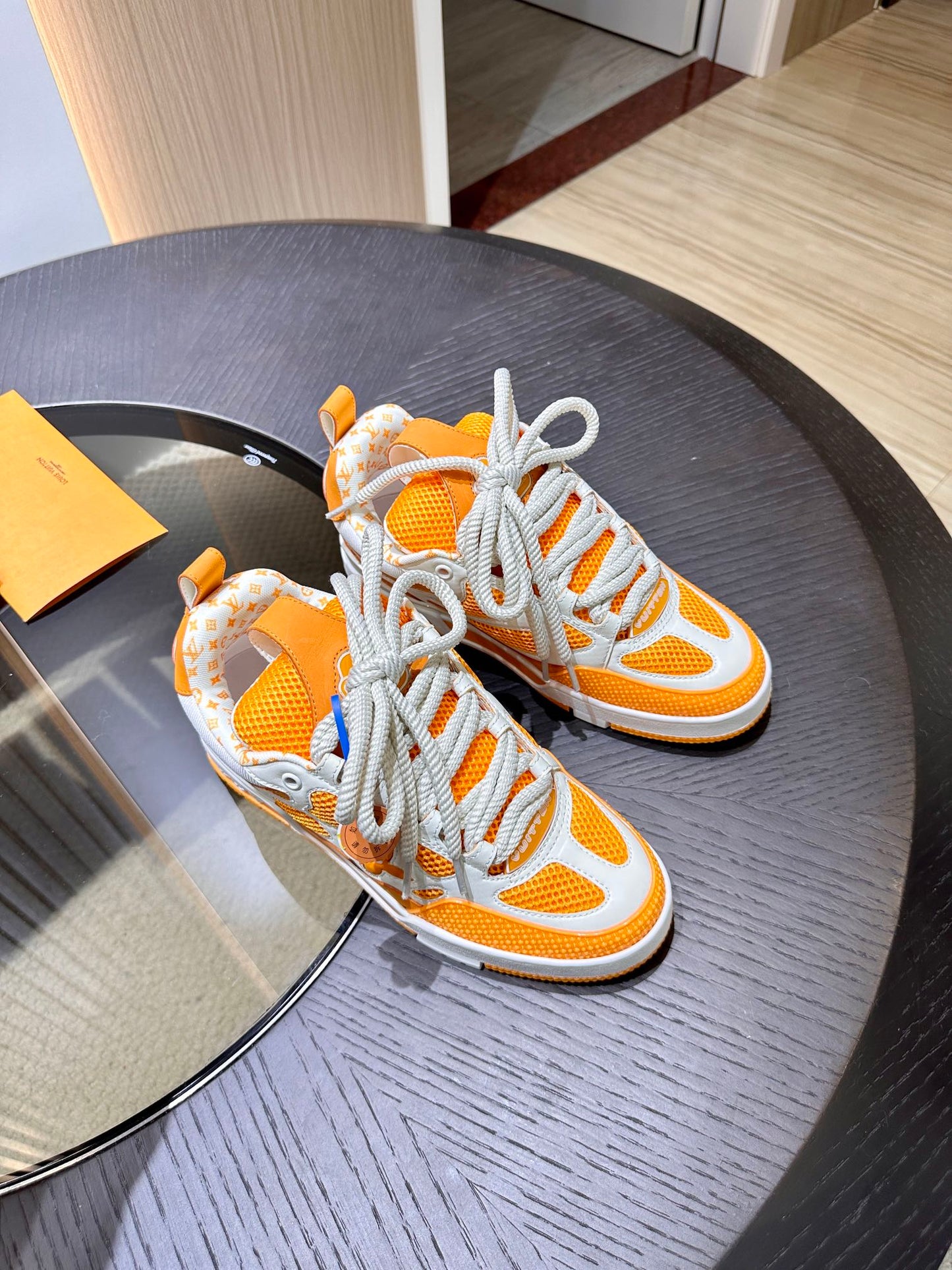 L*V SKATE "WHITE ORANGE"
