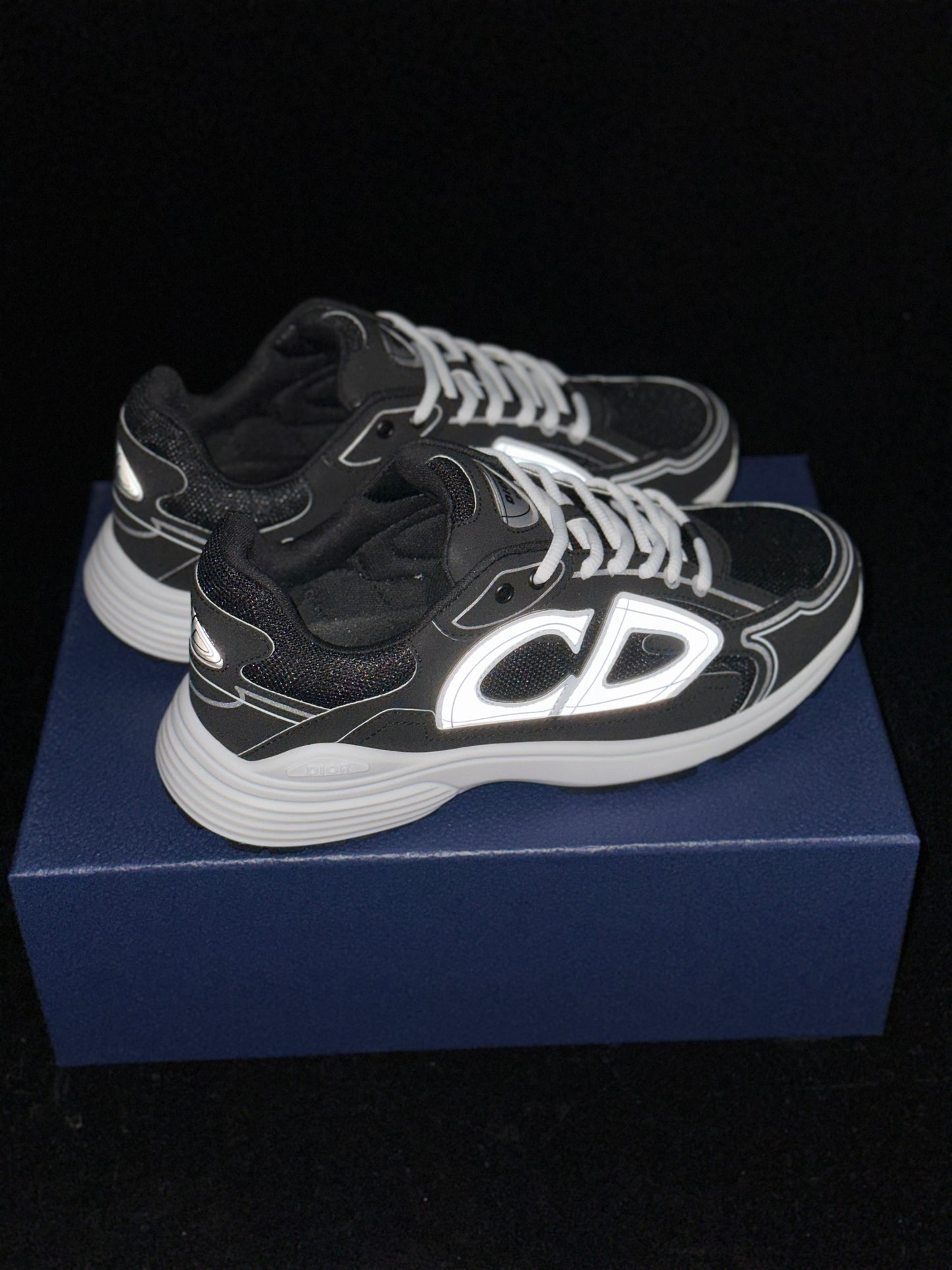 DI*R B30 "Black Basic"