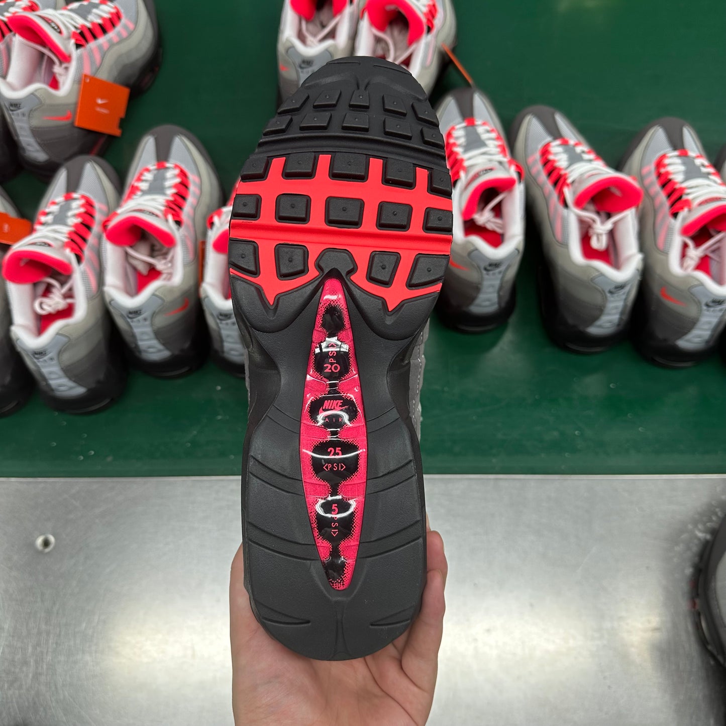 AIRM*X 95 "SOLAR RED"