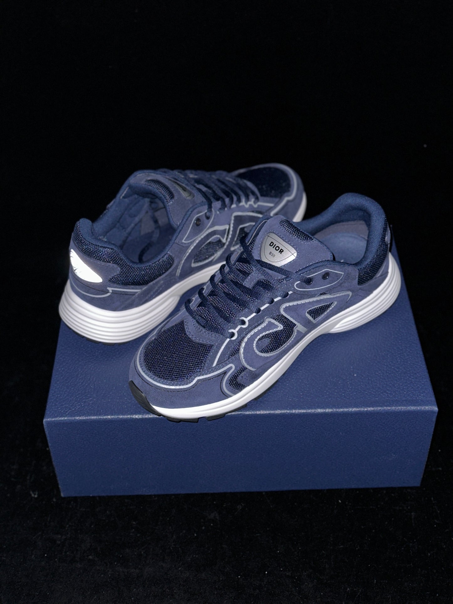 DI*R B30 "Blue & White"