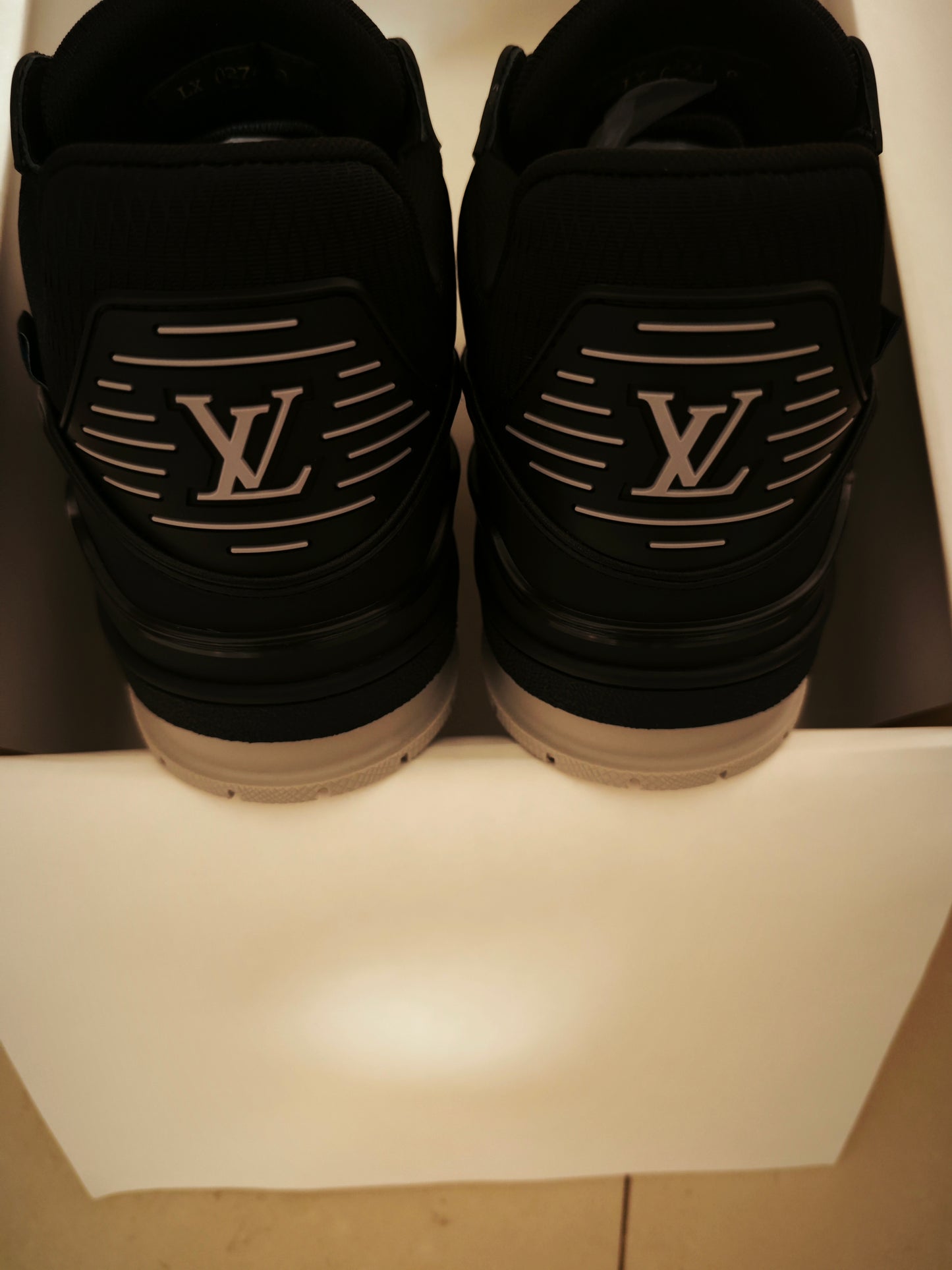 L*V TRAINER "DARK"