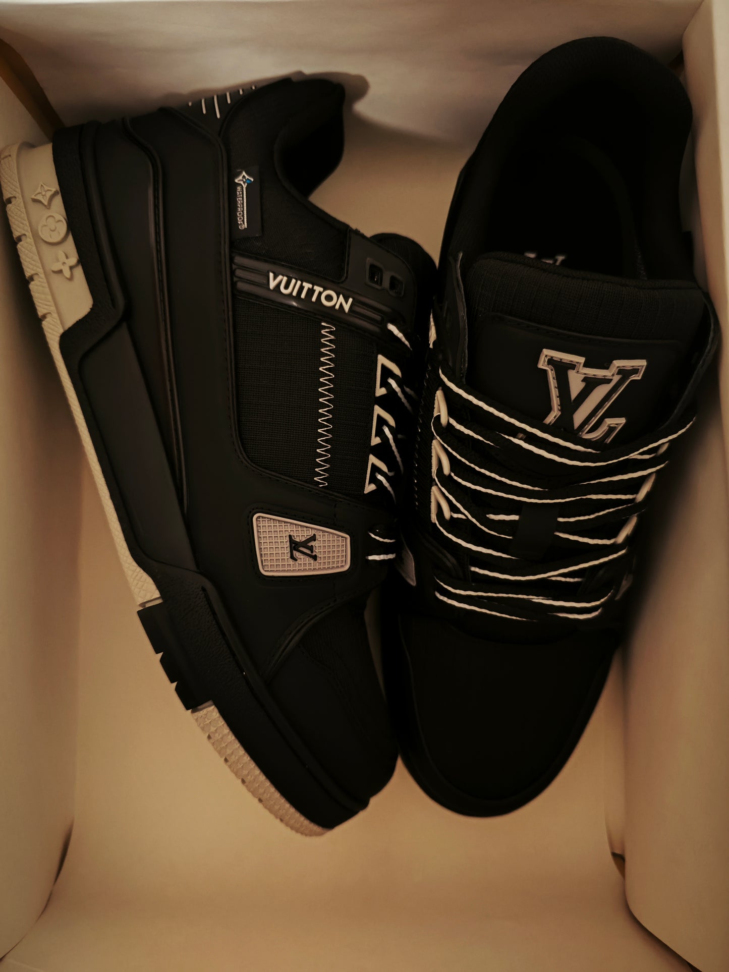 L*V TRAINER "DARK"
