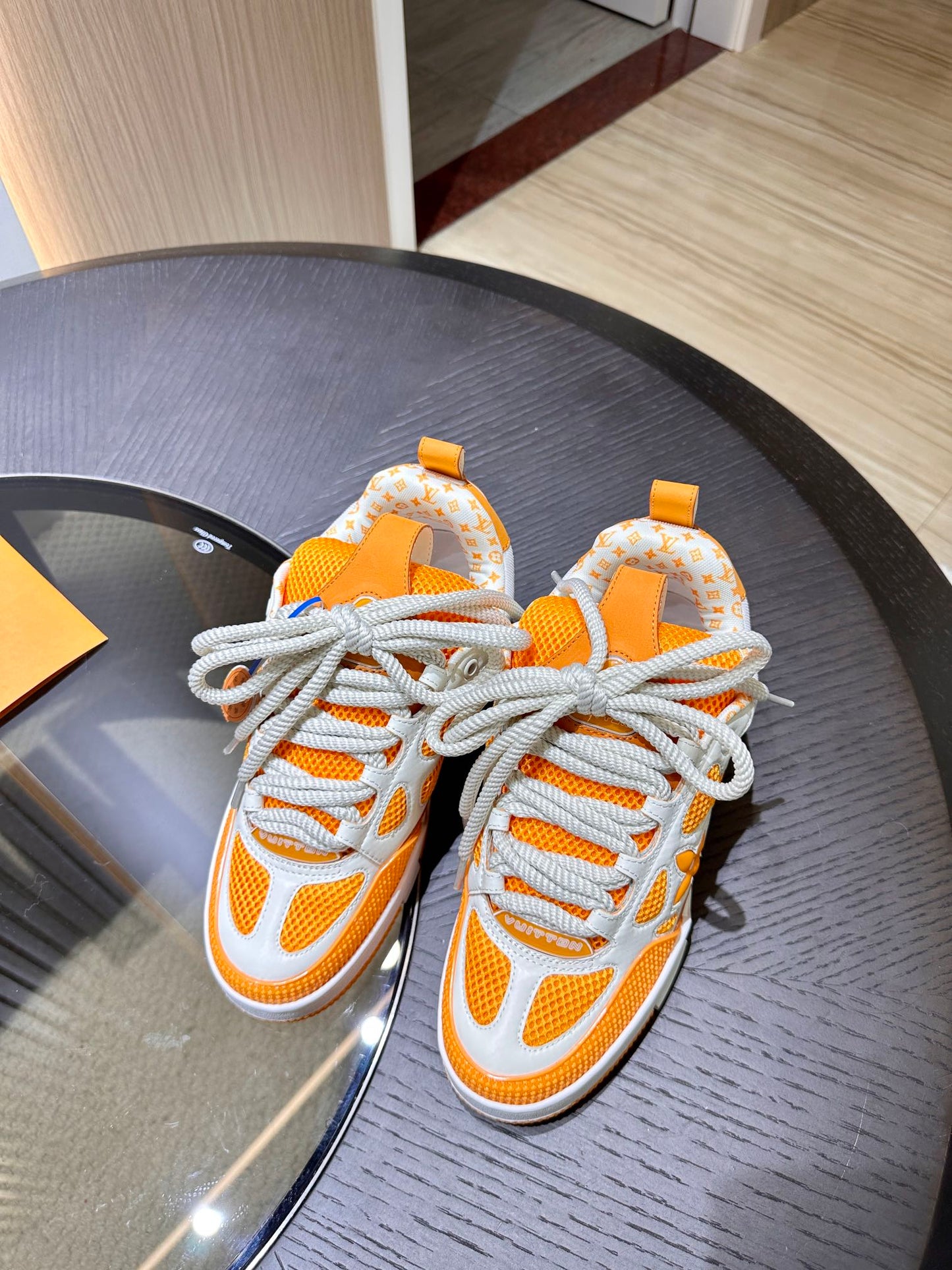 L*V SKATE "WHITE ORANGE"