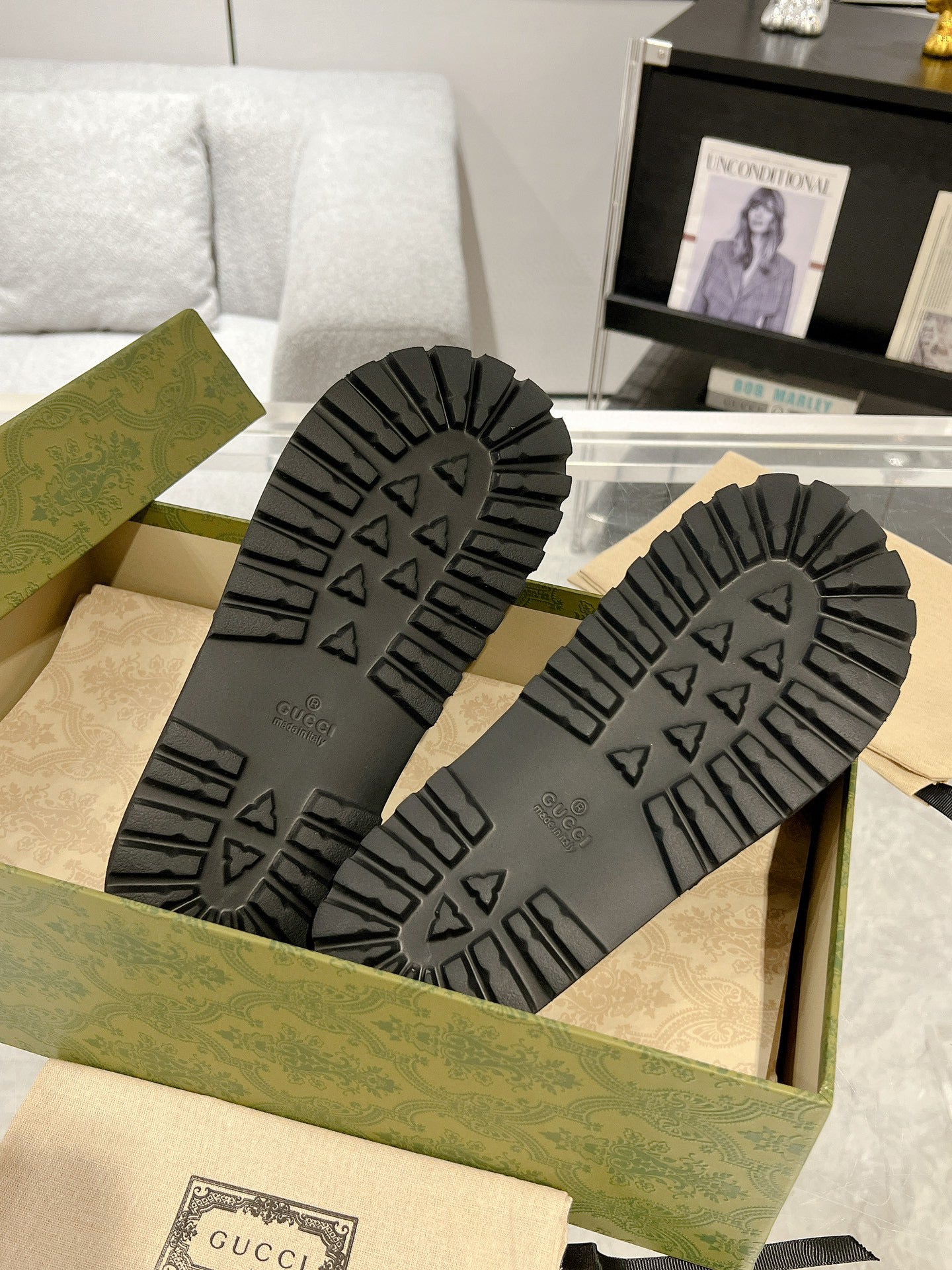 GU*CI WEB SLIDES "Black"