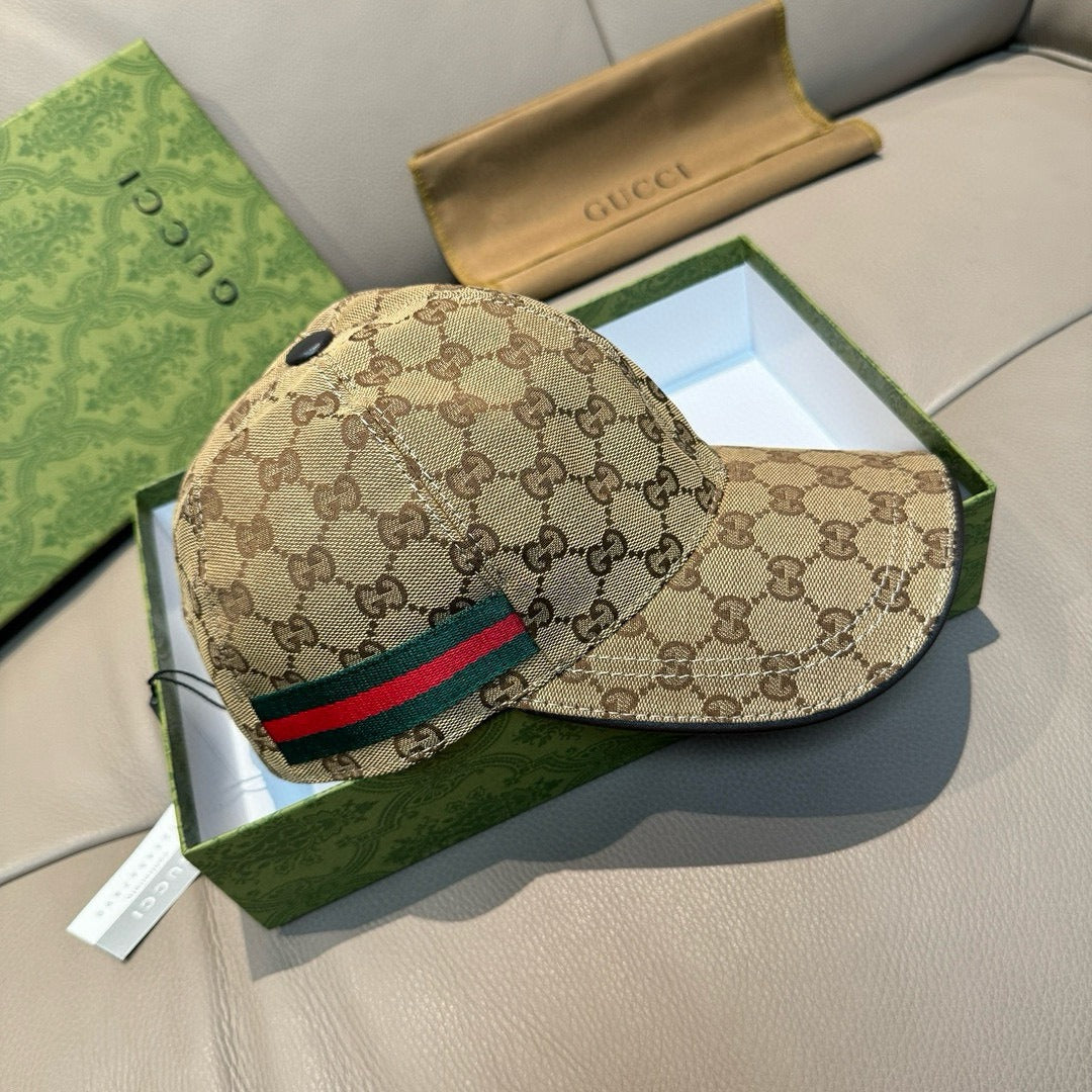 GU*CI CAP "GG CANVAS"
