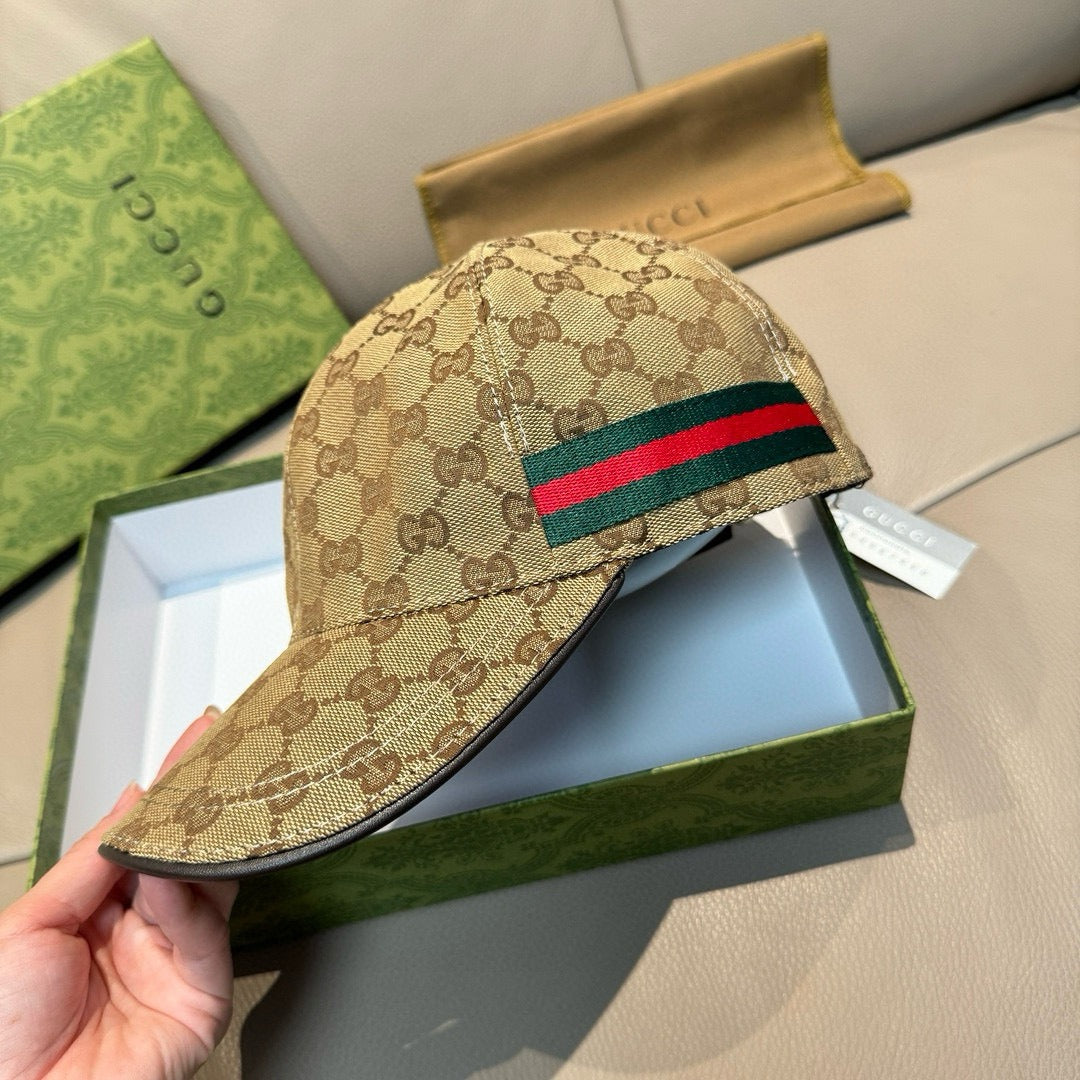 GU*CI CAP "GG CANVAS"
