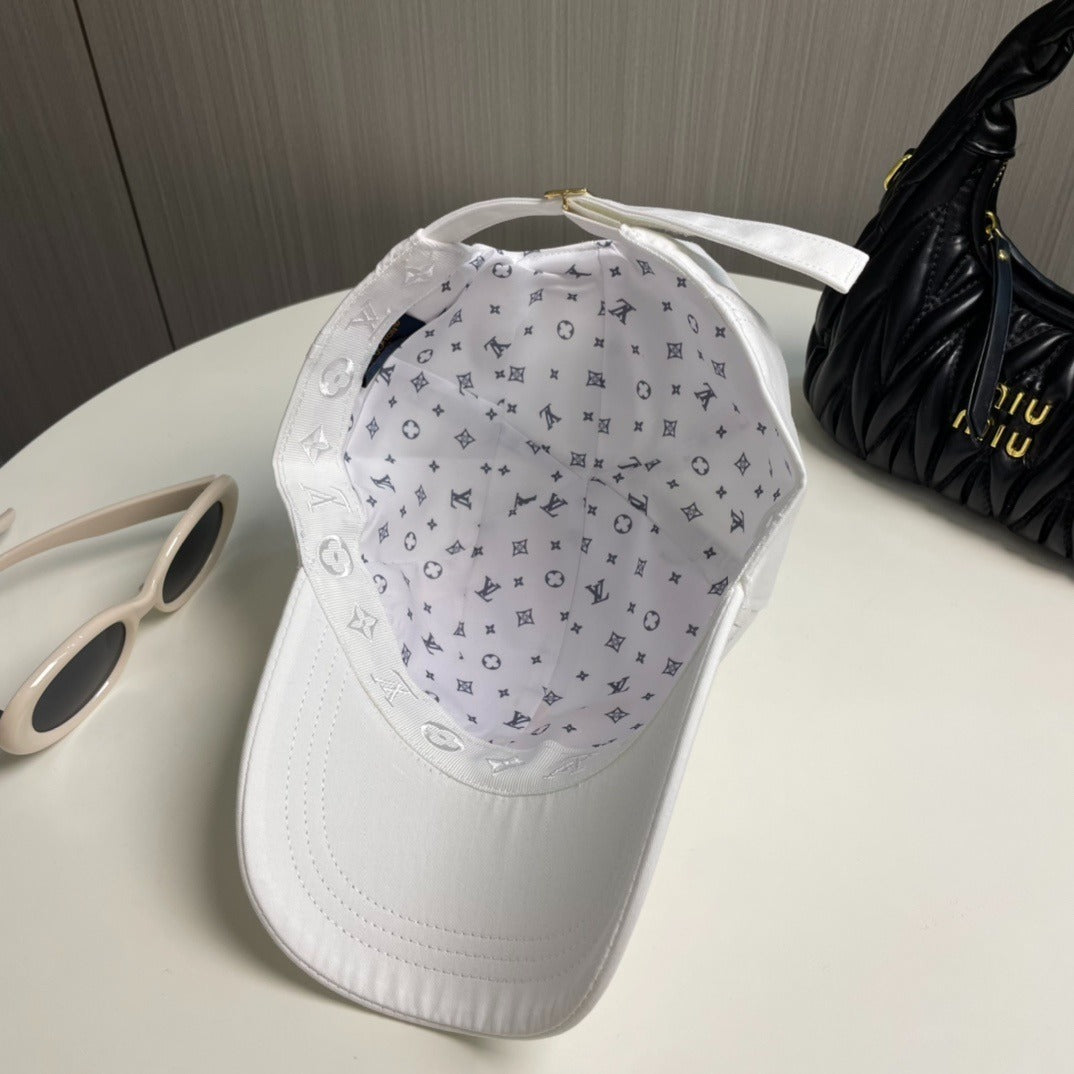 L*V CAP Signature S00 "White"