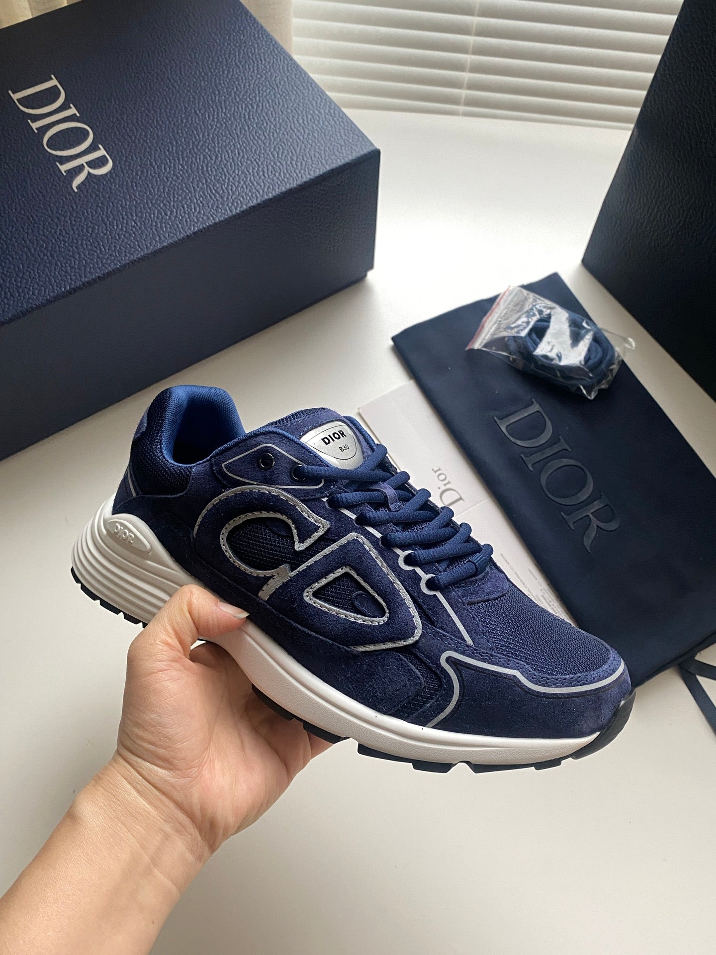 DI*R B30 "Blue & White"