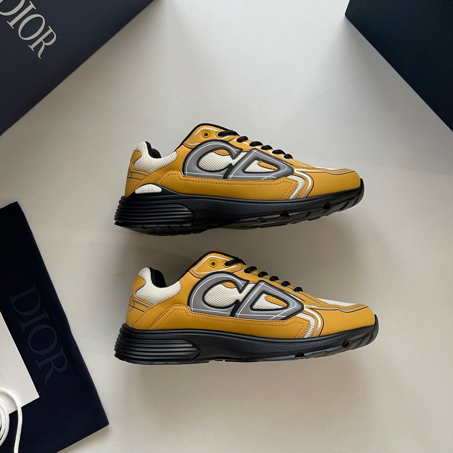 DI*R B30 "Black & Yellow"