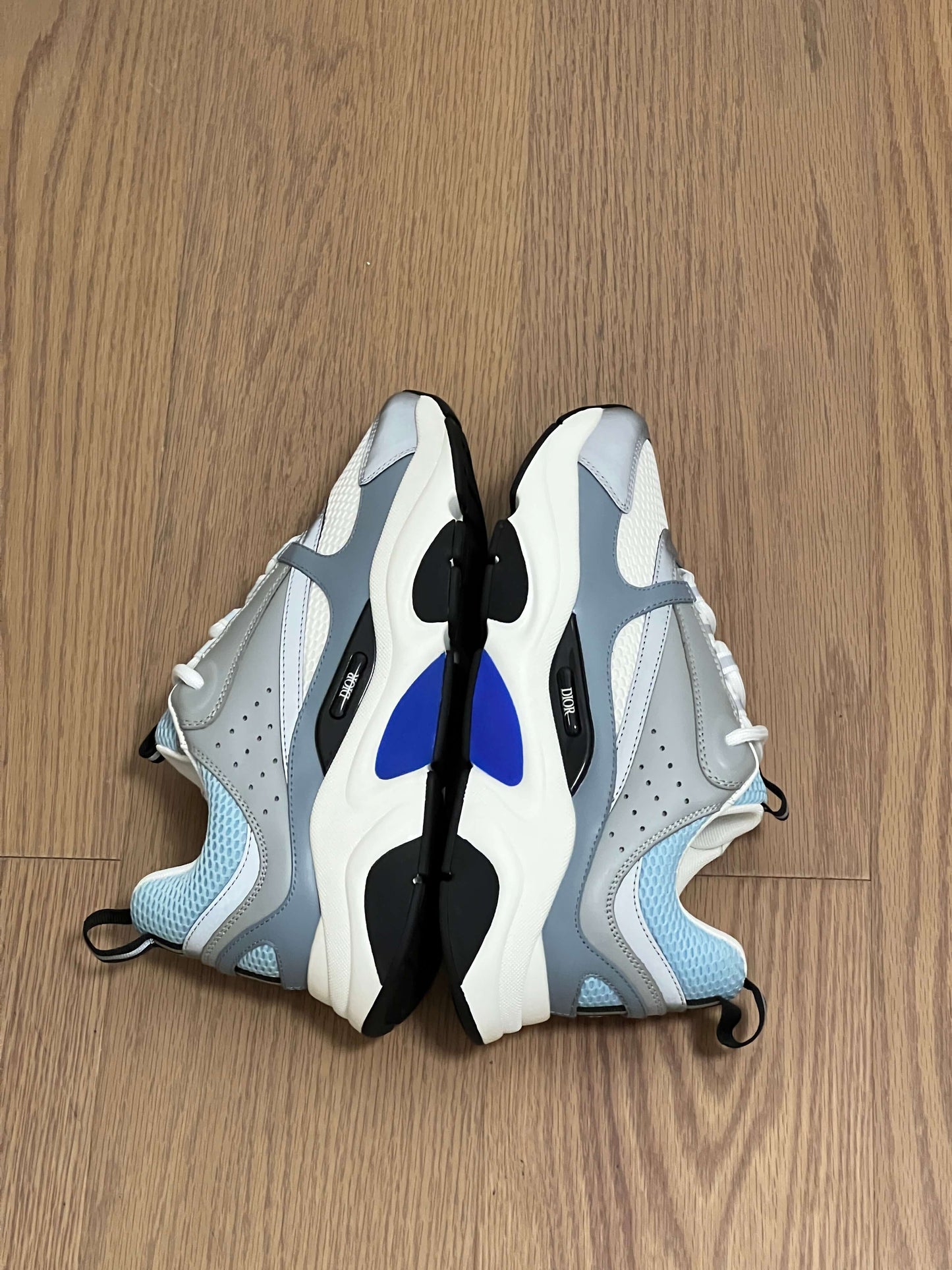D*or B22 White Blue