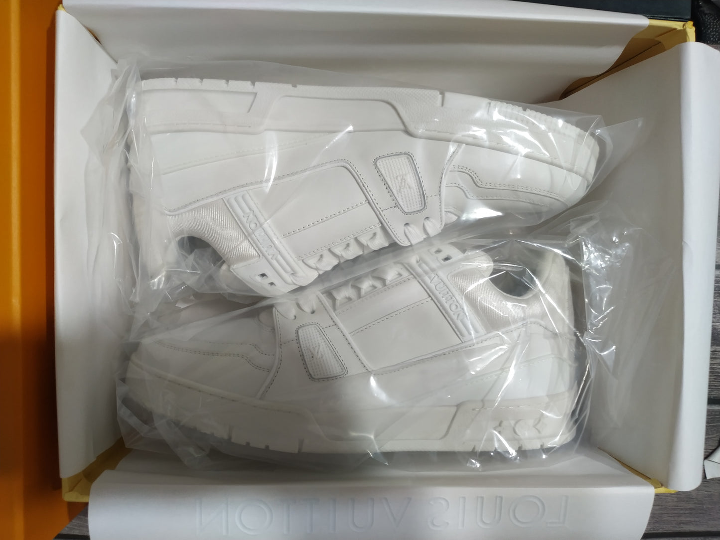 L*V TRAINER "WHITE"