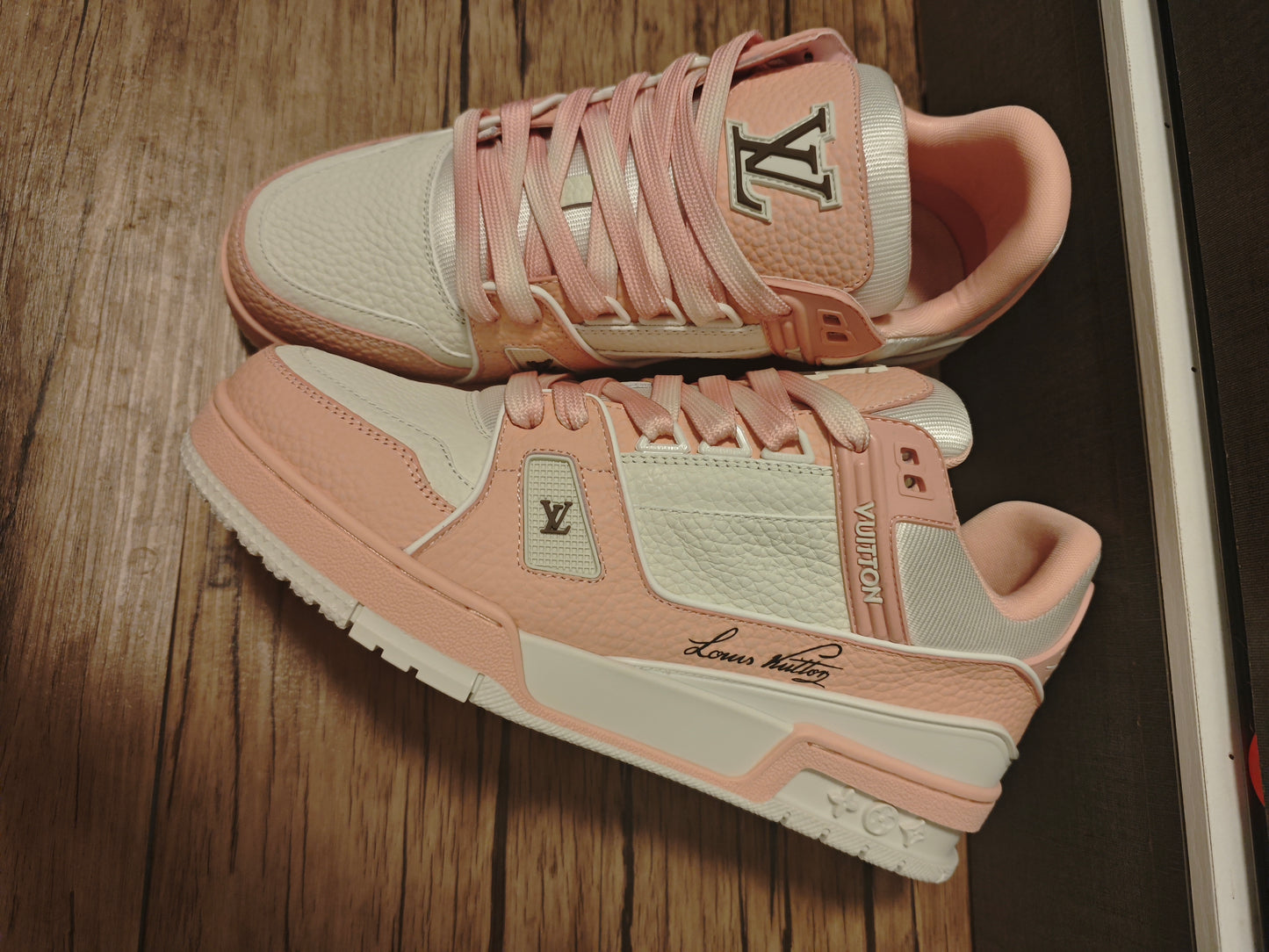 L*V TRAINER "PINK"