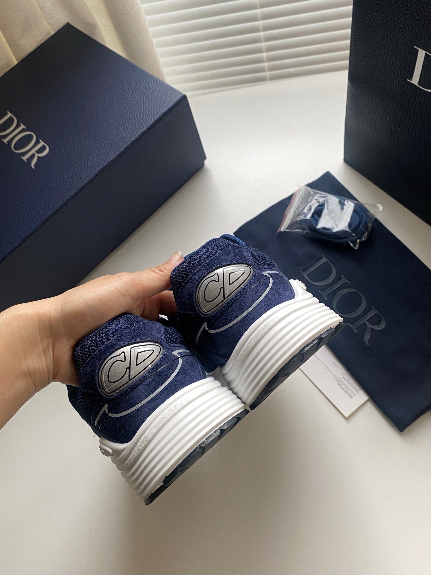 DI*R B30 "Blue & White"