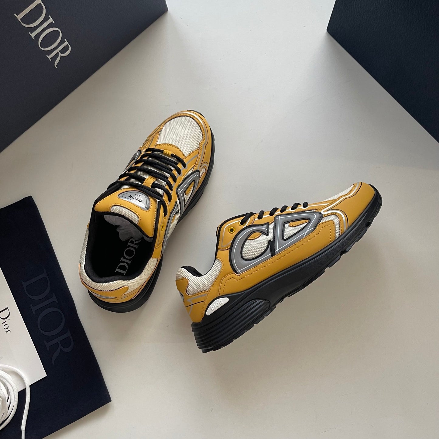 DI*R B30 "Black & Yellow"