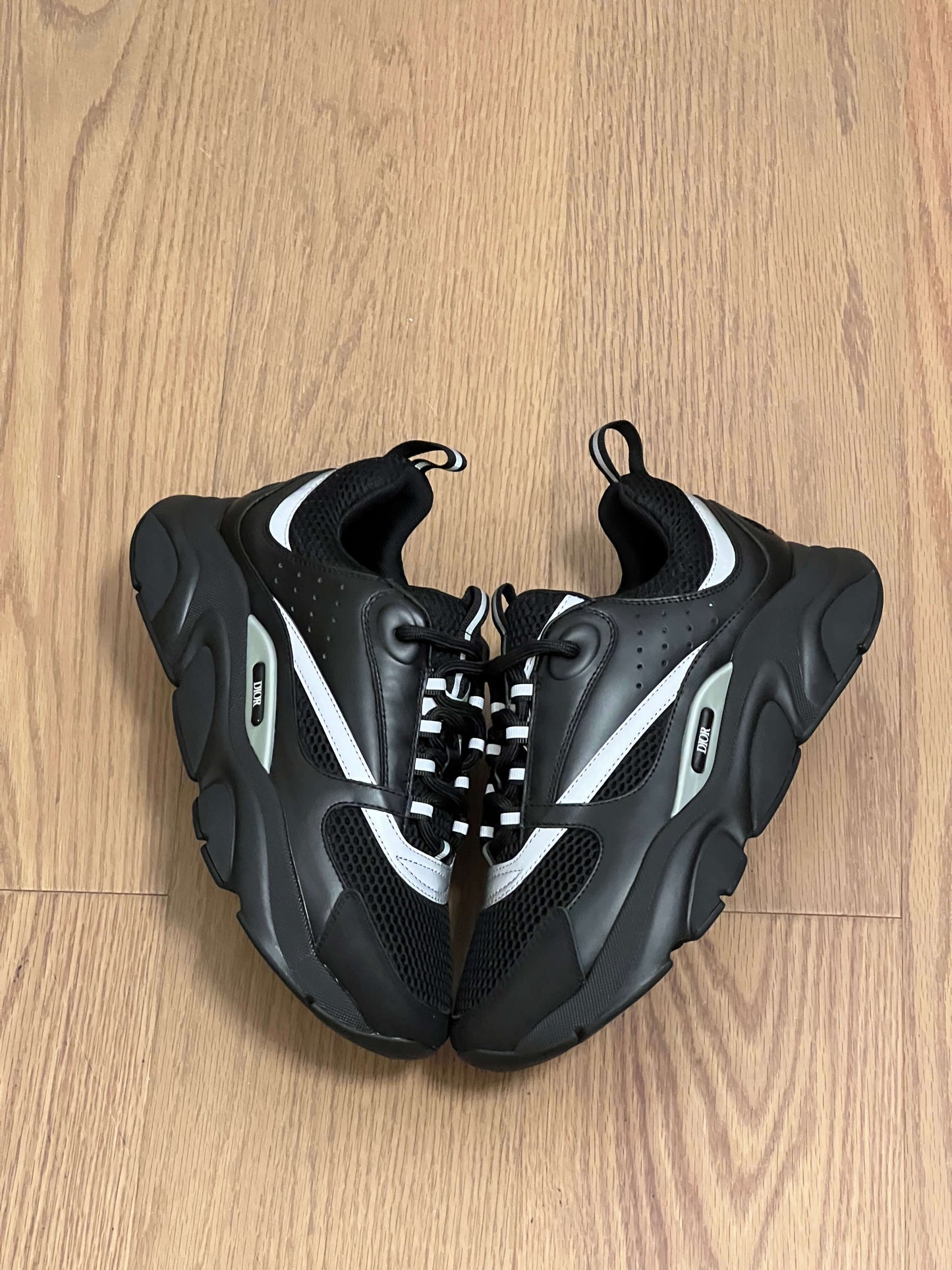 D*or B22 Black