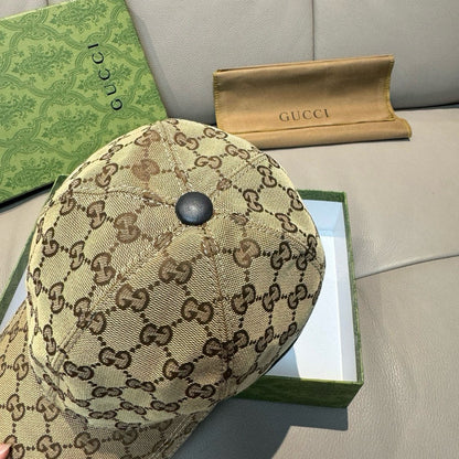GU*CI CAP "GG CANVAS"